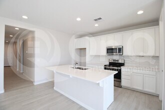 1033 W Shannons Way in Coolidge, AZ - Building Photo - Building Photo