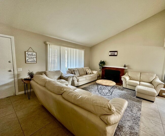 15221 Amalia St in San Diego, CA - Building Photo - Building Photo