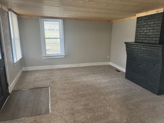 1013 Egypt Rd in Bluff City, TN - Building Photo - Building Photo