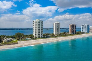 5080 N Ocean Dr in Riviera Beach, FL - Building Photo