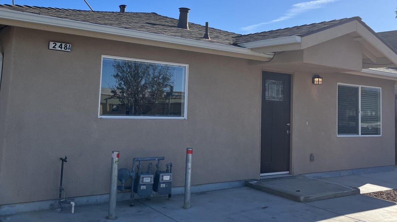 248 West St in Soledad, CA - Foto de edificio