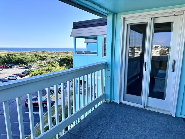 301 Commerce Way in Atlantic Beach, NC - Building Photo - Building Photo