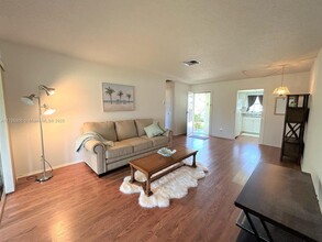 2658 Emory Dr E in West Palm Beach, FL - Building Photo - Building Photo