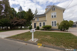 387 Buckland St in Southington, CT - Building Photo - Building Photo