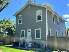 9 W 19th St, Unit 1915 in Huntington Station, NY - Building Photo - Building Photo
