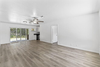 8012 US-1 in Vero Beach, FL - Building Photo - Building Photo