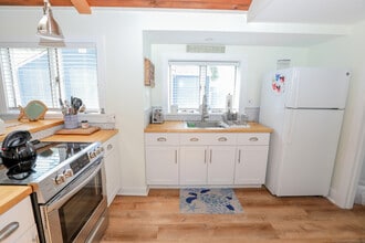 32 Driftwood Dr in Old Saybrook, CT - Building Photo - Building Photo