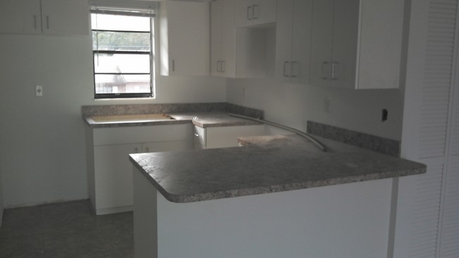 1229 Kennedy Rd in Daytona Beach, FL - Building Photo - Building Photo