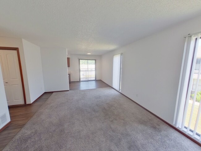 3239 S Illinois St in Wichita, KS - Building Photo - Building Photo