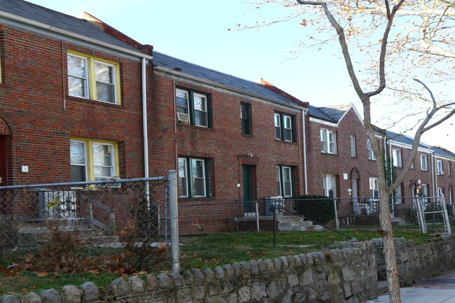 1841 M St NE in Washington, DC - Building Photo - Building Photo
