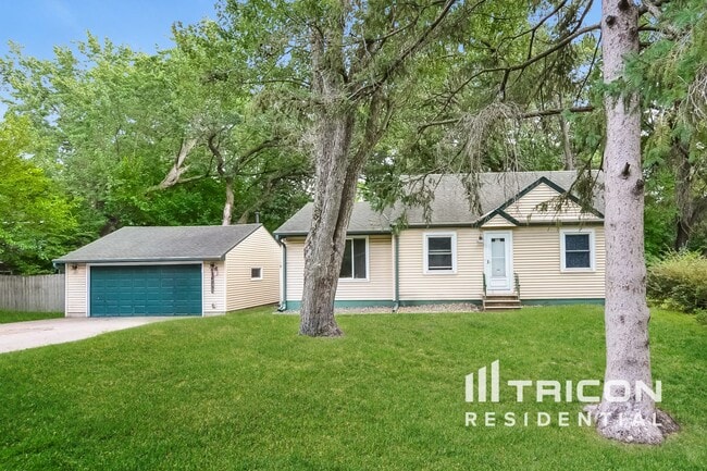property at 2605 Eastman Dr