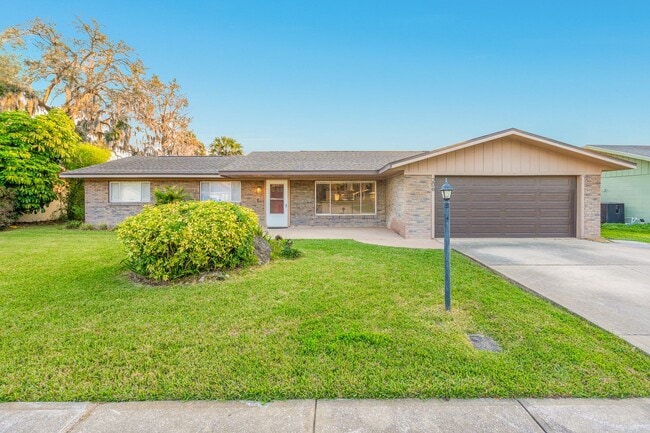 206 N Brighton Dr in Port Orange, FL - Building Photo - Building Photo