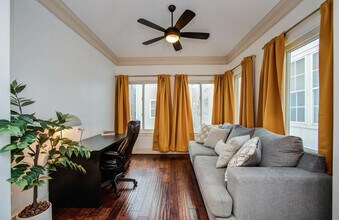 1204 E 29th St, Unit SI ID1018984P in Houston, TX - Foto de edificio - Building Photo