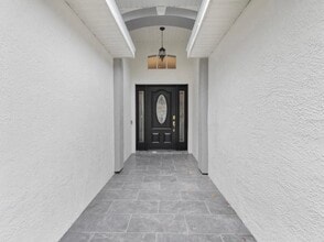 5725 Hawklake Rd in Lithia, FL - Building Photo - Building Photo