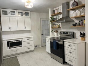 4815 Boonsboro Rd, Unit A in Lynchburg, VA - Foto de edificio - Building Photo