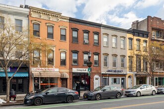 527 Washington St in Hoboken, NJ - Building Photo - Building Photo