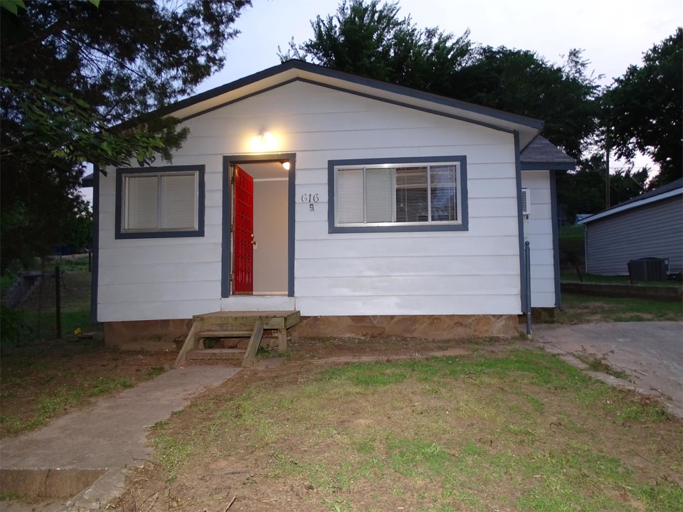 616 N Grant Ave in Sand Springs, OK - Building Photo