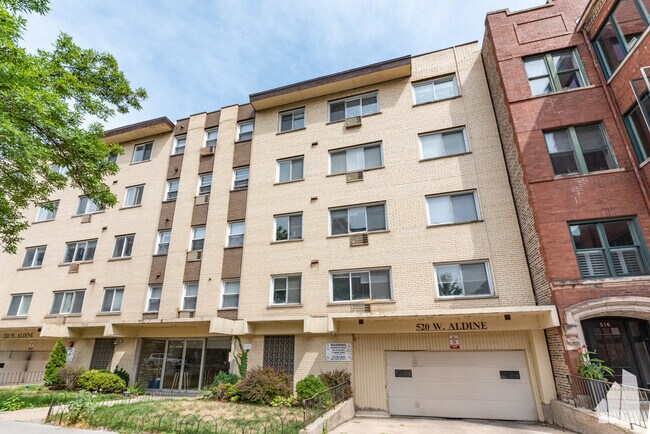 property at 520 W Aldine Ave