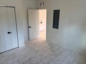 348 12th St in Apalachicola, FL - Building Photo - Building Photo