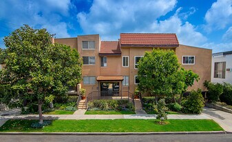 1730 Camden Ave, Unit 108 in Los Angeles, CA - Building Photo
