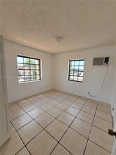 120 NW 43rd Pl in Miami, FL - Building Photo - Building Photo