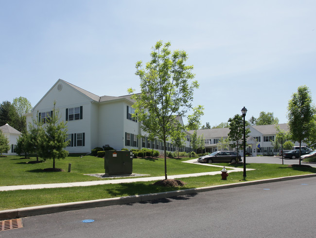 Cedars Senior Living Community in Queensbury, NY - Building Photo - Building Photo