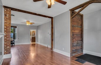 592 W Louther St in Carlisle, PA - Building Photo - Building Photo