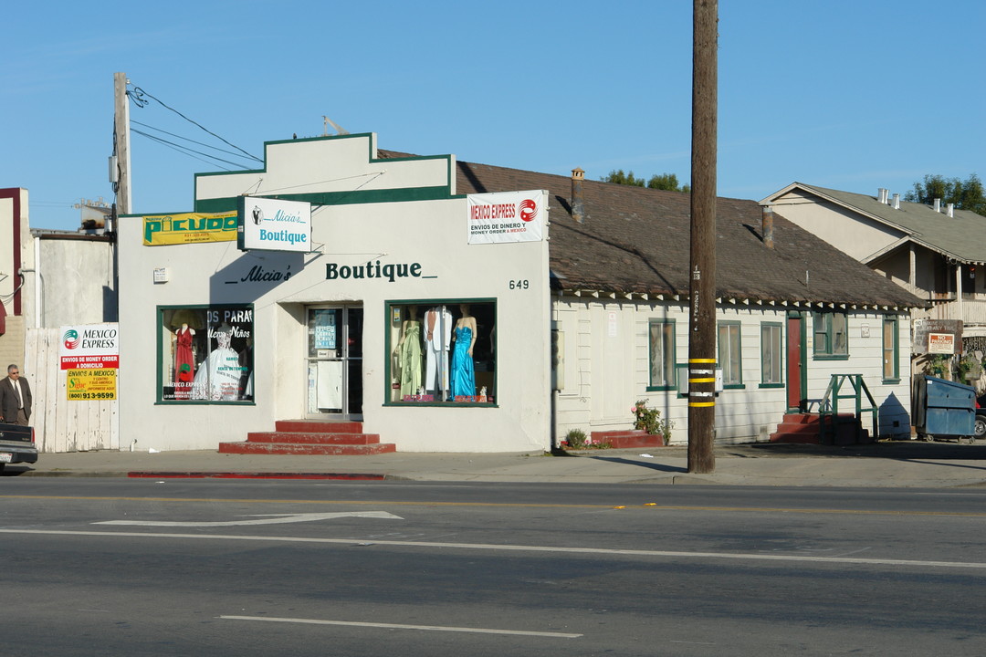 649 E Alisal St in Salinas, CA - Foto de edificio