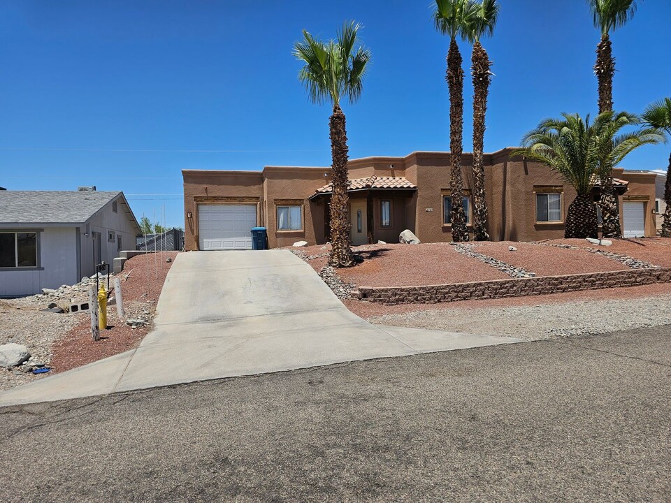 2299 Shorewood Dr, Unit #101 in Lake Havasu City, AZ - Building Photo