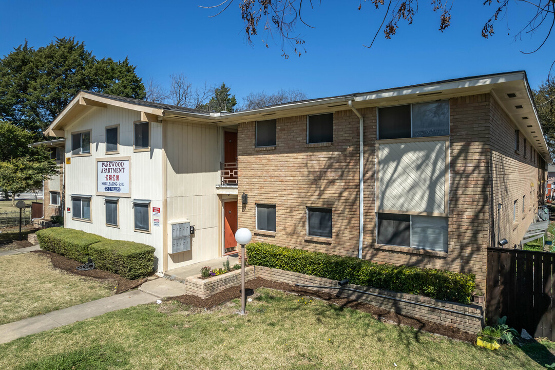 Parkwood Apartments in Richardson, TX - Building Photo