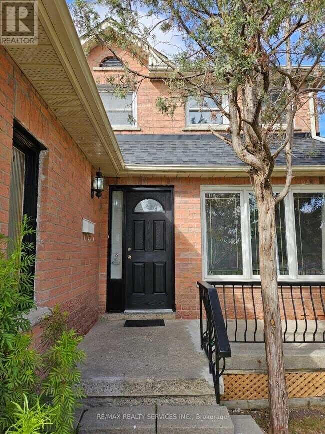 57 Blackmere Cir in Brampton, ON - Building Photo - Building Photo