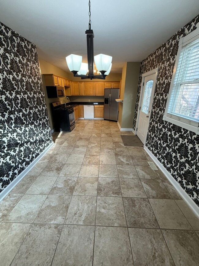 property at 711 W Maxwell St