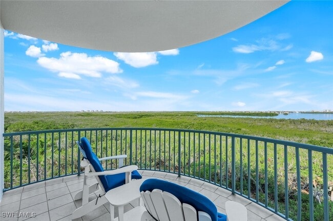 property at 4801 Island Pond Ct