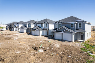 8639 Key Windy Way Rd in San Antonio, TX - Foto de edificio - Building Photo
