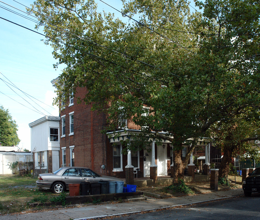 1827-1829 Kinsey St in Philadelphia, PA - Foto de edificio