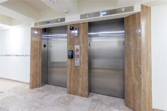 6061 Collins Ave, Unit 9F in Miami Beach, FL - Building Photo - Building Photo
