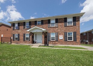 4808 Saddlebrook Ln in Louisville, KY - Building Photo - Building Photo