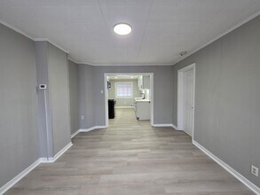 913 Peralta St in Pittsburgh, PA - Building Photo - Building Photo