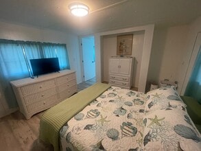 6909 Marlin Ln in Bradenton, FL - Building Photo - Building Photo