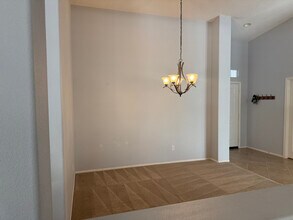 5522 Las Brisas Terrace in Palmdale, CA - Building Photo - Building Photo