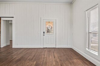 442 W McCart St in Krum, TX - Building Photo - Building Photo