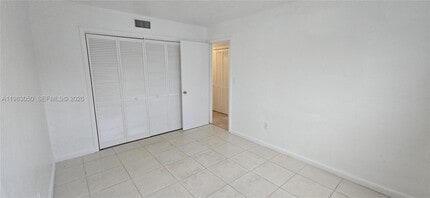 718 SE 8th St in Hialeah, FL - Building Photo - Building Photo