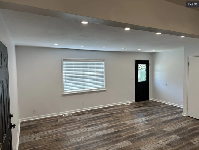 16887 P Rd in Gravois Mills, MO - Building Photo - Building Photo