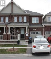 48 Donlamont Cir in Brampton, ON - Building Photo