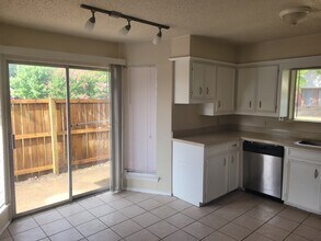 316 Towne House Ln in Richardson, TX - Building Photo - Building Photo