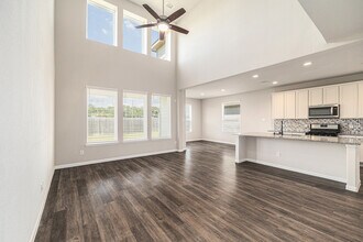 7431 Merrylands Dr in Atascocita, TX - Foto de edificio - Building Photo