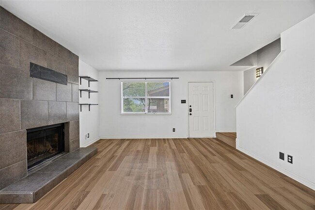 8100 Dunn St in Austin, TX - Building Photo - Building Photo