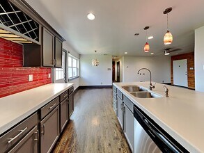 2307 Cardinal Ln in Garland, TX - Foto de edificio - Building Photo