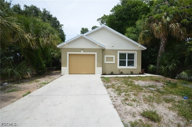 property at 3303 Armstrong Ct