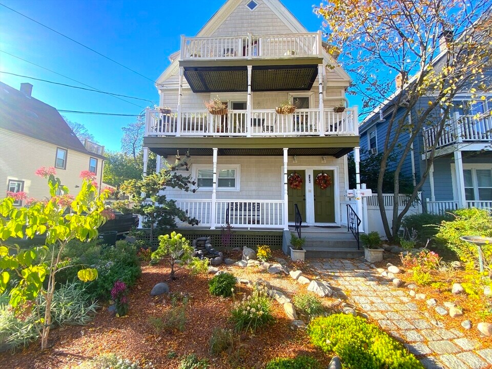 126 Sycamore St in Boston, MA - Building Photo